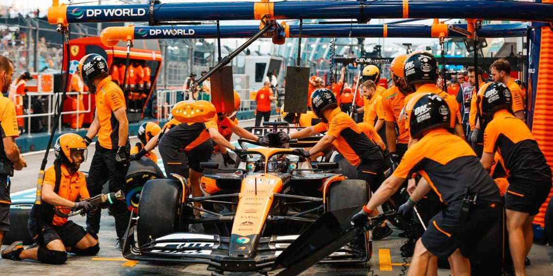 Lando Norris sets track record and Dominates Singapore GP FP3 in Thrilling Showdown as Rivals Struggle to Keep Up