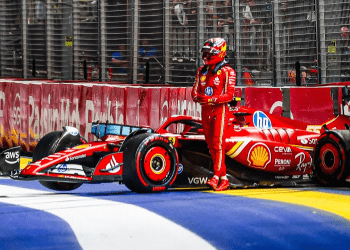 Carlos Sainz Blames ‘Tricky’ Tires and ‘Black Magic’ for Singapore GP Qualifying Crash