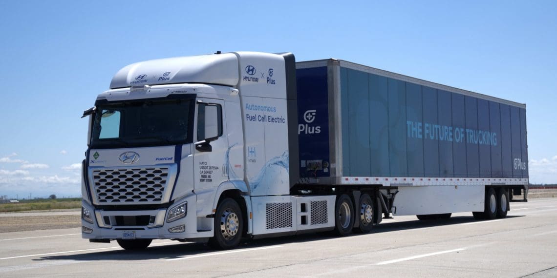 Hyundai apresenta camião a hidrogénio com nível 4 de condução autónoma