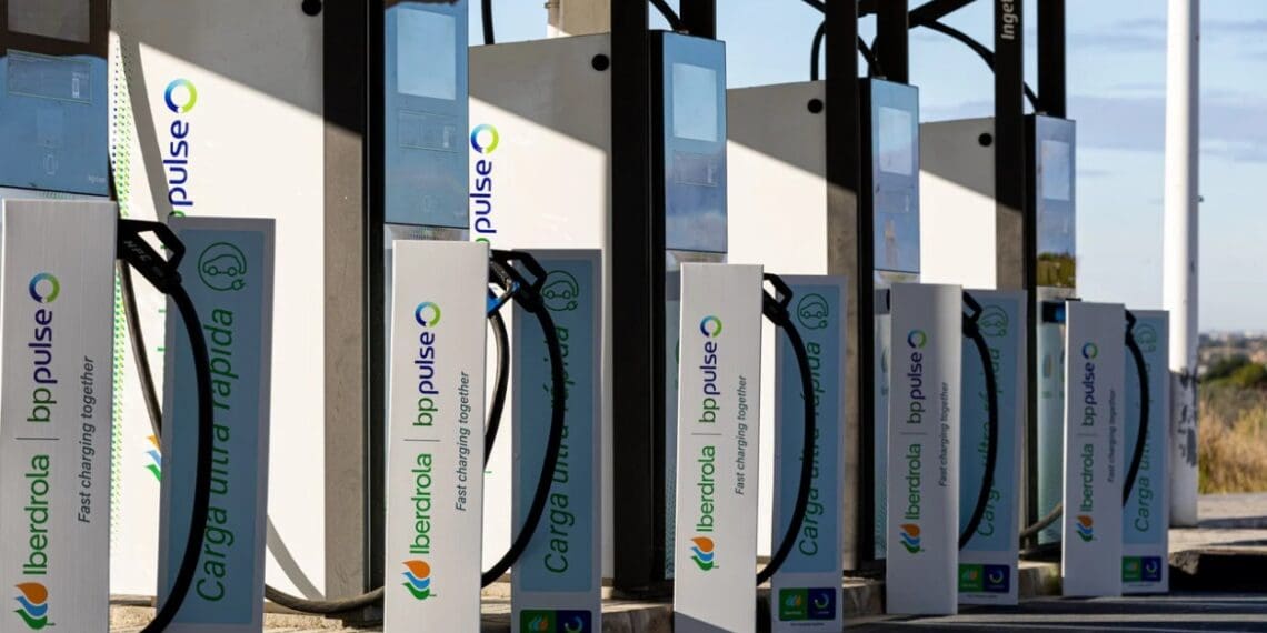 Iberdrola e bp pulse criam empresa para instalar 5000 postos de carregamento na Península Ibérica até 2025