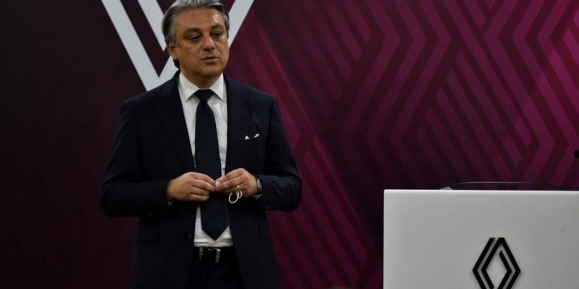 Fim dos motores a combustão em 2035 é “irrealista”