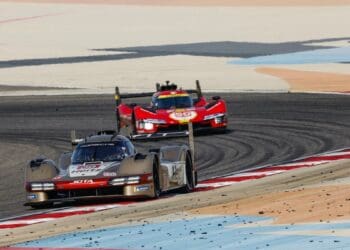 Vídeo: António Félix da Costa deu luta aos Ferrari oficiais pelo pódio do WEC no Bahrein