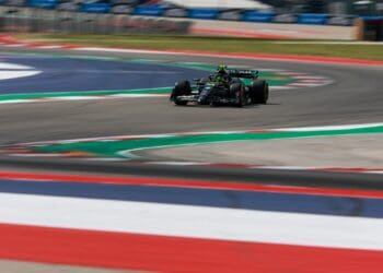 Lewis Hamilton: ‘Ainda temos um longo caminho para igualar o ritmo do Max Verstappen na sprint’