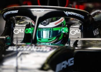 Frederik Vesti no lugar de Lewis Hamilton no FP1 do GP de Abu Dhabi