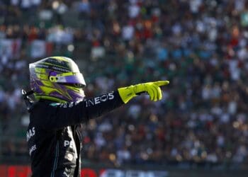 Segundo lugar no México é ‘ótimo resultado’ que deixa Lewis Hamilton ‘orgulhoso’