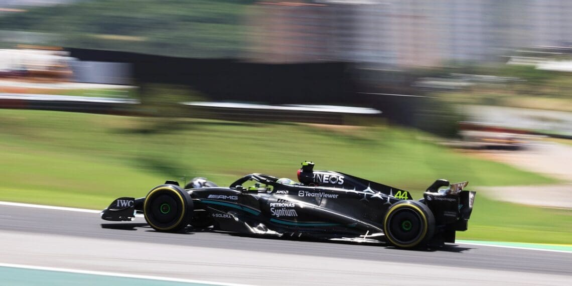 Corrida sprint de ‘luta com o carro’ para Lewis Hamilton