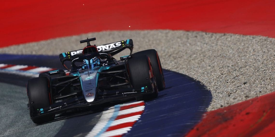 George Russell de volta aos triunfos no GP da Áustria num final dramático com golpe de teatro