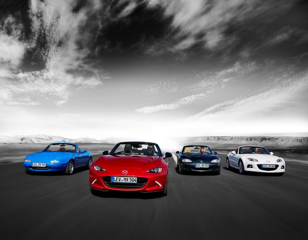 Mazda MX-5 celebra 35 anos e faz a festa no Rétromobile 2025