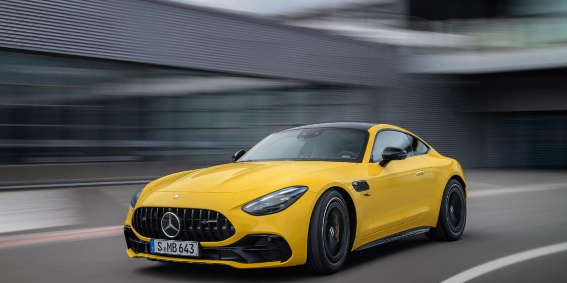 Mercedes-AMG GT 43 Coupé agora com 421 cv e motor de quatro cilindros