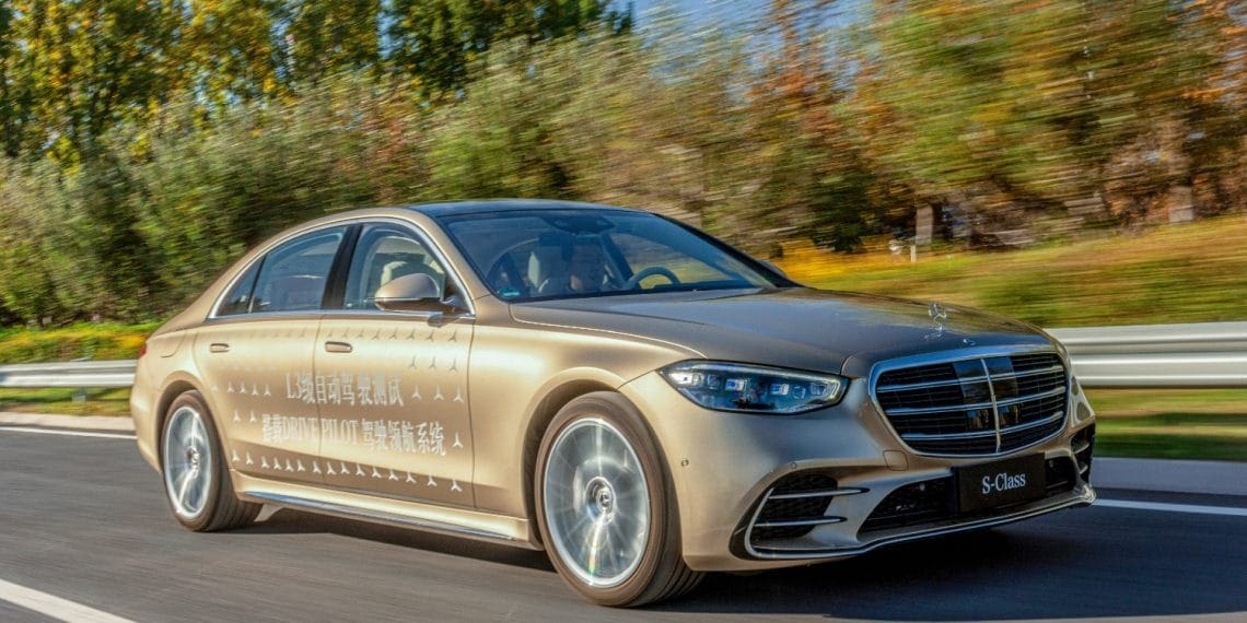 Condução autónoma de Nível 4: Mercedes recebe luz verde para testes na China