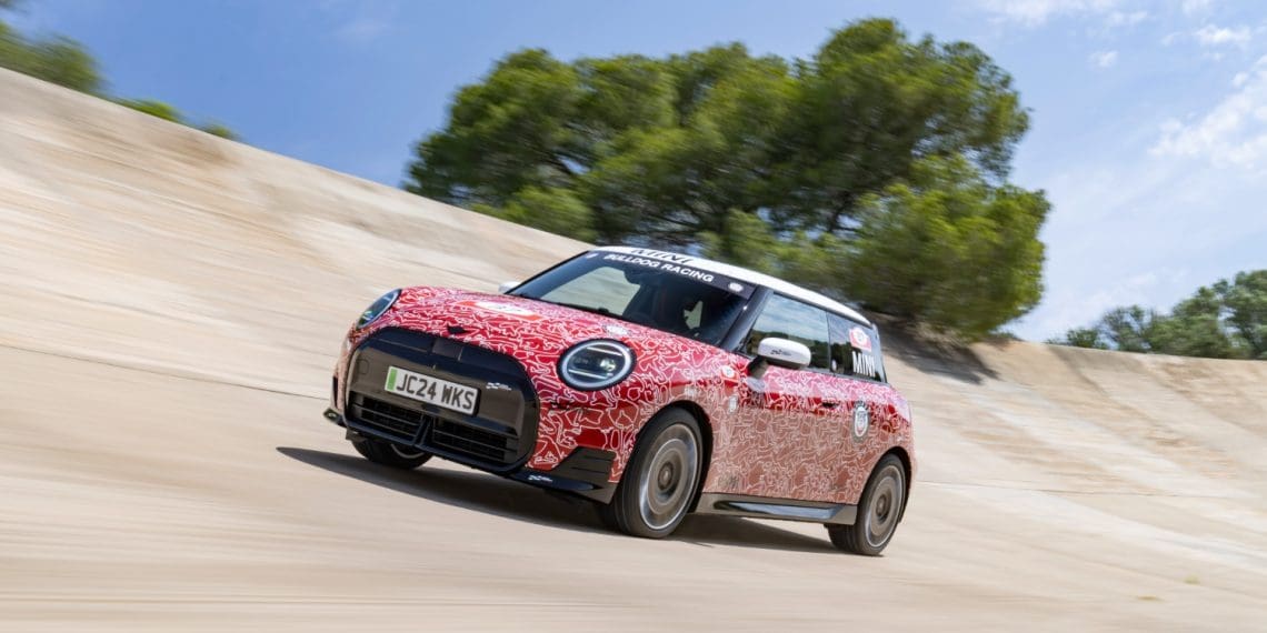 Mini John Cooper Works 100% elétrico chega no final do ano