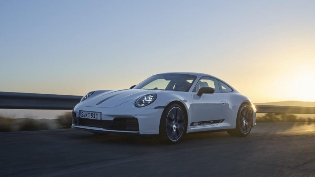 Novo Porsche 911 Carrera T chega em versões Coupé e Cabriolet