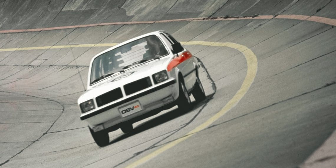 Opel Safety Vehicle comemora 50 anos na vanguarda dos padrões de segurança