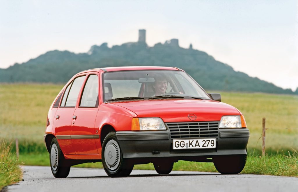 Opel Kadett E comemora 40 anos