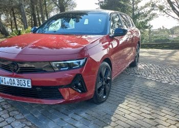 Primeiro contacto Astra Sports Tourer Eletric: a inédita carrinha 100% elétrica da Opel