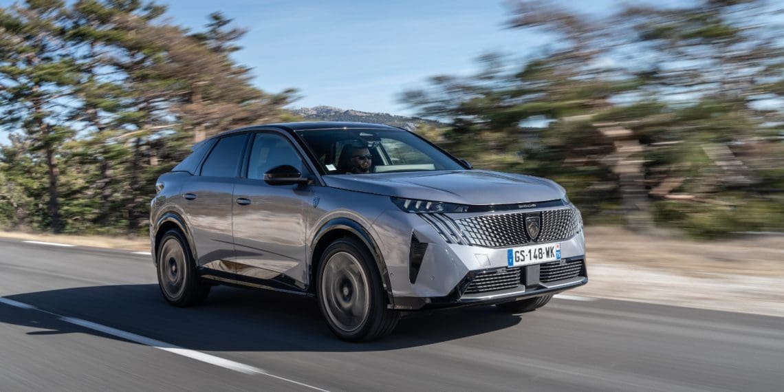 Nova geração do Peugeot 3008 chega em maio: conheça os preços