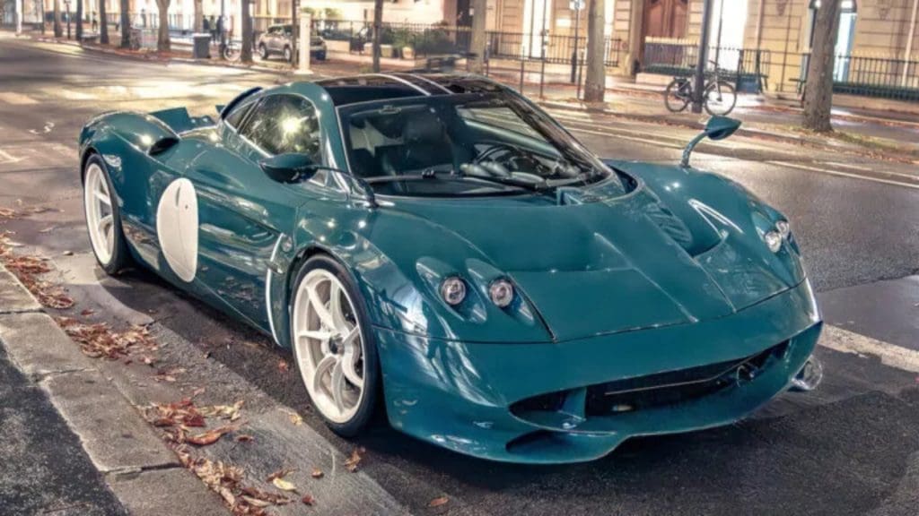 Pagani entrega o último dos cinco exemplares do Huayra Codalunga