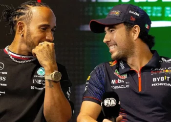 Verstappen acaba com as esperanças de ajuda de Pérez na luta com Hamilton