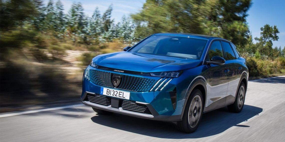 Peugeot lidera o mercado automóvel em agosto