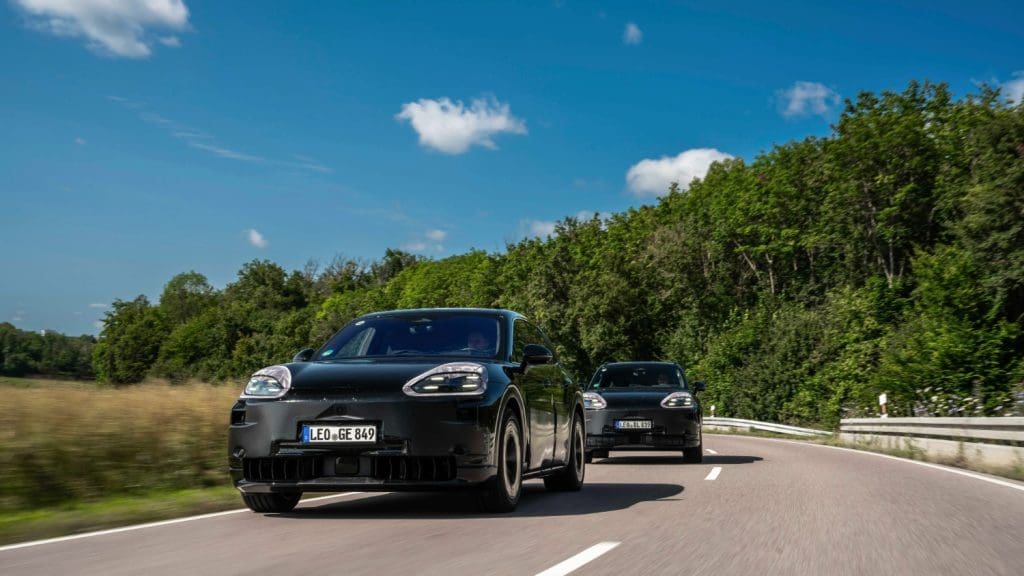 Porsche Cayenne 100% elétrico ainda está em testes, mas já alcança recordes