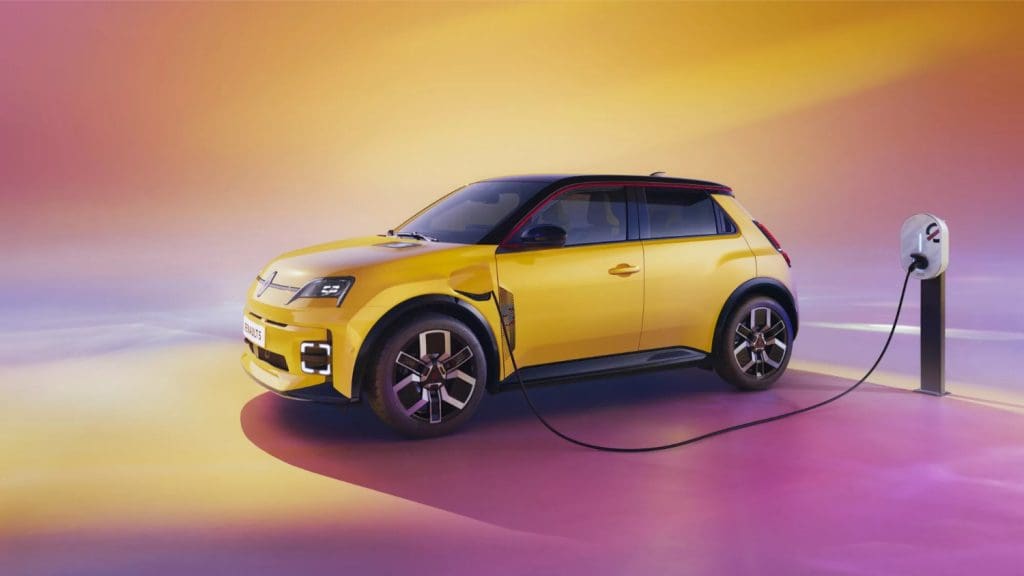 AESC inaugura fábrica em França que vai produzir baterias para o Renault 5 E-Tech