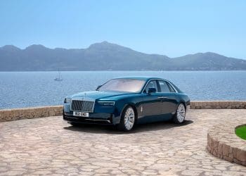 Rolls-Royce atualiza o Ghost com mais tecnologia e novos materiais
