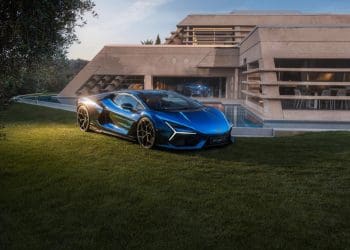 Este Revuelto Opera Única demorou 475 horas a pintar à mão