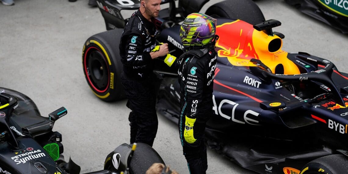 Christian Horner assegura que Lewis Hamilton contactou a Red Bull… e o piloto desmente