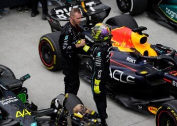 Christian Horner assegura que Lewis Hamilton contactou a Red Bull… e o piloto desmente