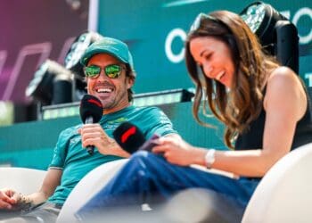 Adrian Newey crê que Fernando Alonso seria diferente de 2007 em reedição da dupla com Lewis Hamilton