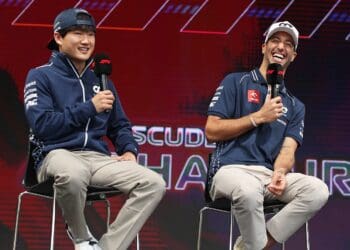 Oficial: Daniel Ricciardo e Yuki Tsunoda mantêm-se na AlphaTauri em 2024