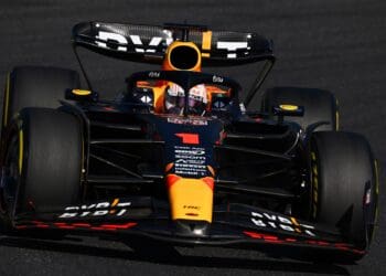 Max Verstappen imperial no Japão triunfou e garantiu título de construtores para a Red Bull