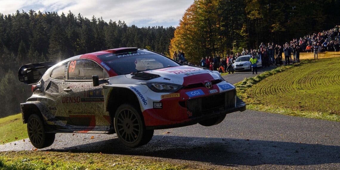 Kalle Rovanperä é bicampeão do WRC; Thierry Neuville vitorioso no Rali da Europa Central