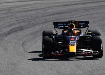 Max Verstappen continua sequência imbatível com triunfo claro no GP de São Paulo