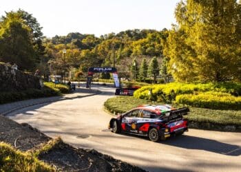 Liderança de Thierry Neuville a abrir o Rali do Japão