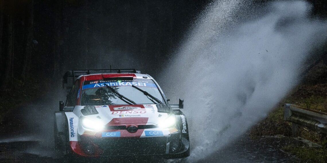 Muitos candidatos de fora e Elfyn Evans destacado no topo do Rali do Japão