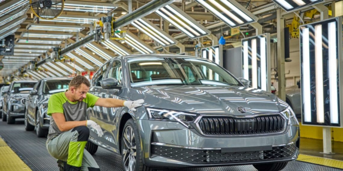 Skoda inicia produção do novo Octavia em Kvasiny