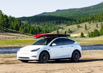 Tesla Model Y pode ganhar versão de seis lugares na China