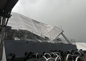 Tempestade derrubou telhado de bancada em Interlagos… que ‘quase decapitou’ fotógrafo