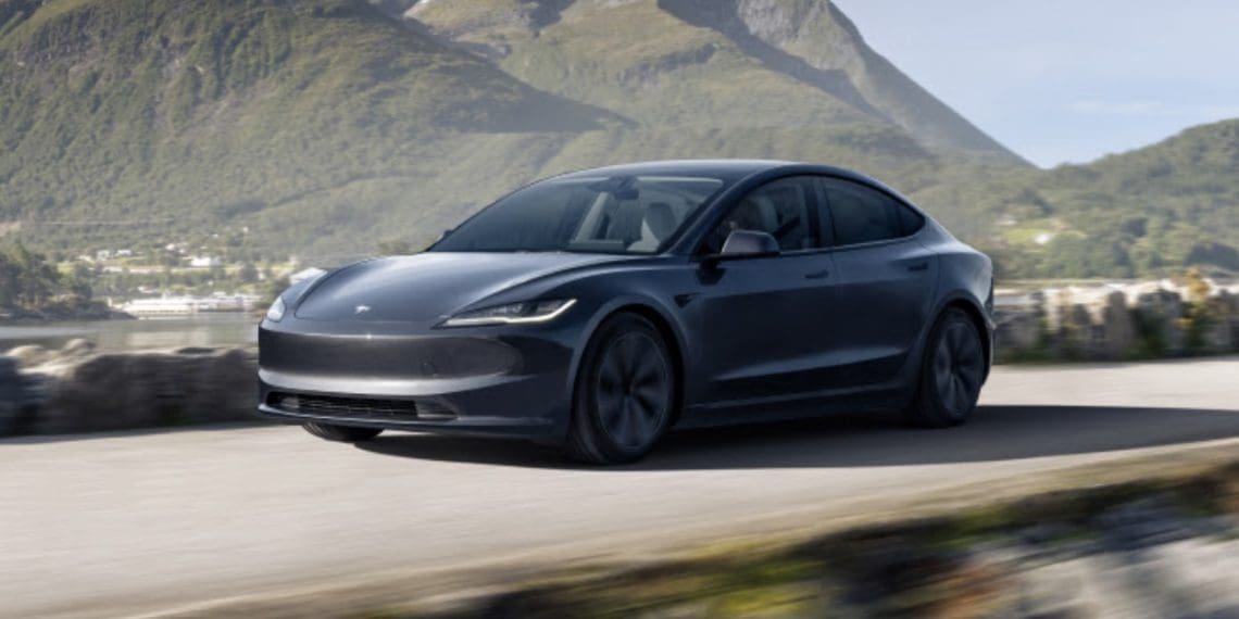 Tesla Model 3 agora com variante Longe Range de tração traseira e 702 km de autonomia