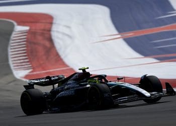 Hamilton Blasts F1’s ‚Grey Area‘ Rules, Claims Verstappen’s Aggressive Tactics Are Shielded by Loopholes