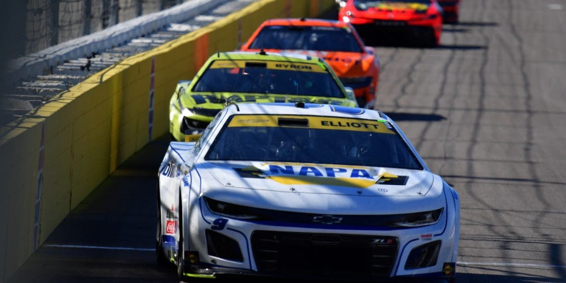 Kevin Harvick Doubts Chase Elliott’s Homestead Chances: Too Much Competition for a Win