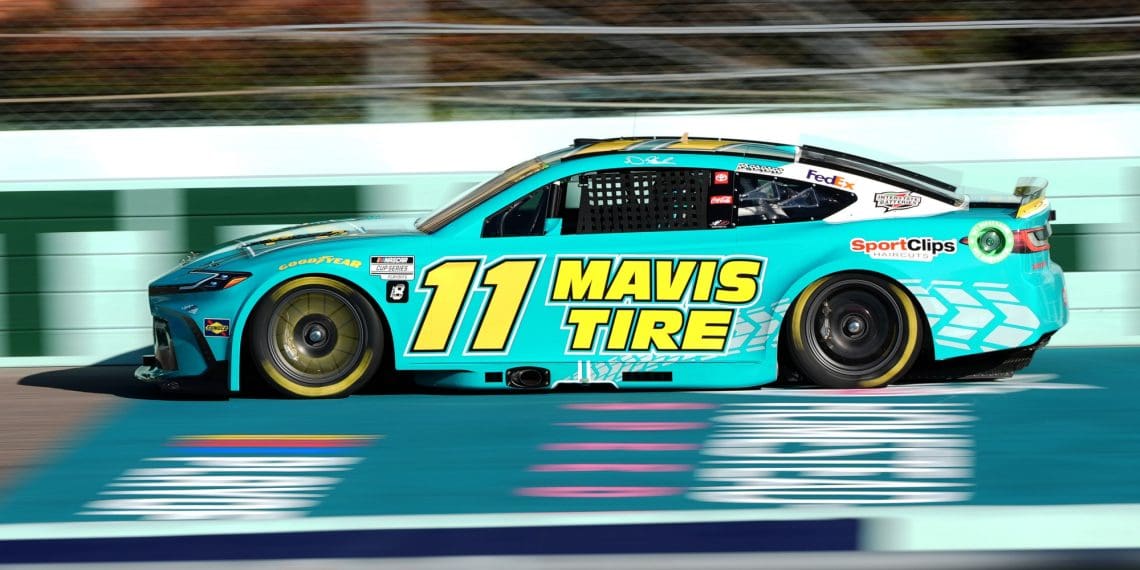 Hamlin’s Late Race Lead Slips Away at Homestead, Eyes Final Shot at Martinsville for Championship Spot