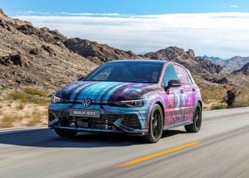 Com botões físicos e ChatGPT. VW mostra segredos do novo Golf em Las Vegas