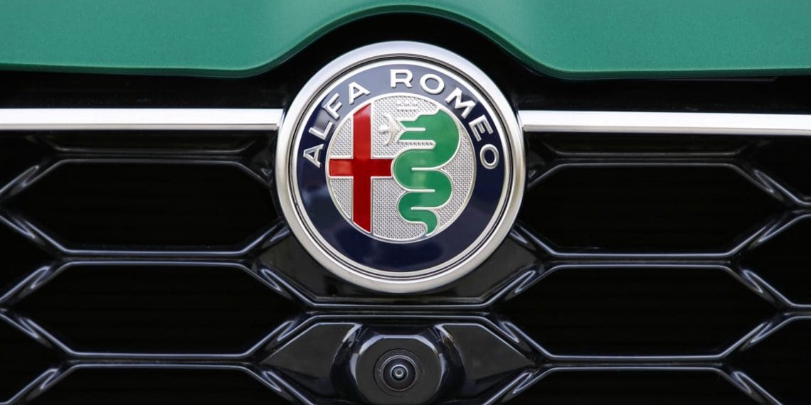 Alfa Romeo assinala aniversários do Giulietta Sprint e Alfetta GT com novos logótipos