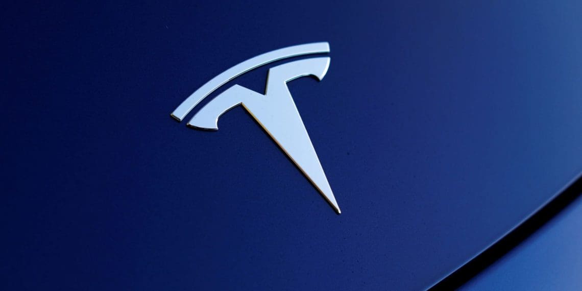 Cyberhammer: novo produto da Tesla é um martelo para fazer ginástica