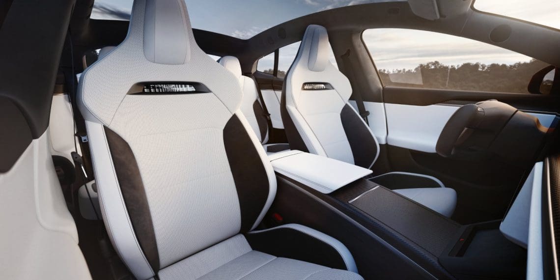 Tesla Model S Plaid ganha novos bancos desportivos