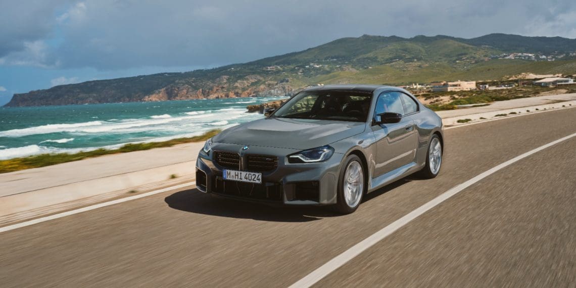 Renovado BMW M2 traz mais potência e caixa manual