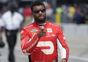 Bubba Wallace Throws Shade at Kyle Larson with Fan’s Hilarious Assist: NASCAR Rivalries Rekindled