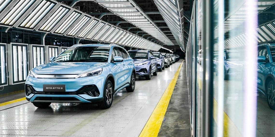 BYD já produziu meio milhão de unidades do Atto 3